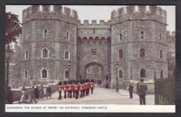 110713/ WINDSOR CASTLE, Changing The Guard At Henry VIII Gateway, Photochrom - Windsor Castle