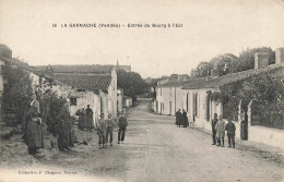 La Garnache * Entrée Du Bourg Du Village à L'est * Villageois Enfants - Sonstige & Ohne Zuordnung