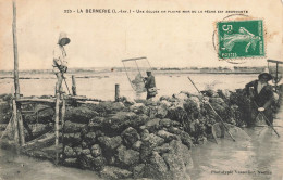 La Bernerie * Une écluse En Pleine Mer Ou La Pêche Est Abondante * Pêcheurs - La Bernerie-en-Retz