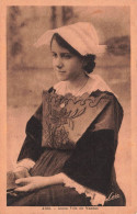 FRANCE - Vannes - Jeune Fille De Vannes - Carte Postale Ancienne - Vannes