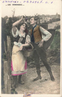 COUPLES - Les Vendanges - Un Couple Dans Les Vignes - Colorisé - Carte Postale Ancienne - Coppie