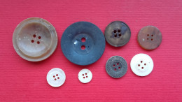 8 Old Buttons - Boutons