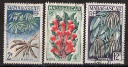 MADAGASCAR Timbres-Poste N° 332 à 334 Oblitérés TB Cote : 1€50 - Oblitérés