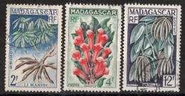 MADAGASCAR Timbres-Poste N° 332 à 334 Oblitérés TB Cote : 1€50 - Used Stamps