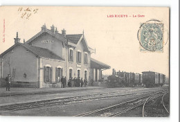 CPA 10 Les Riceys La Gare Et Le Train Tramway - Les Riceys