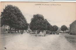 LAURIERE...la Grande Place - Lauriere