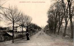 Bourbon-Lancy Avenue De La République Saône-et-Loire 71140 Cpa Non Ecrite Au Dos En TB.Etat - Autres & Non Classés