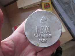 Old Tin Boc Neva Creme Br 301 Diameter 7.5 Cm - Koffer