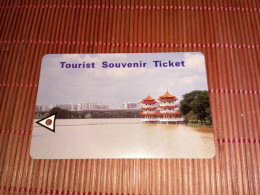 TOURISTCARD  SOUVENIR 2 PHOTOS USED 2 PHOTOS Rare - Singapour