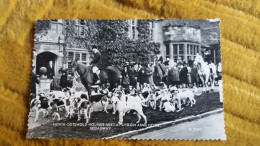 CPSM CHEVAL CHEVAUX HORSE HORSES CHASSE A COURRE NORTH COTSWOLD HOUNDS MEET A FLYGON ARMS HOTEL BROADWAY - Chevaux