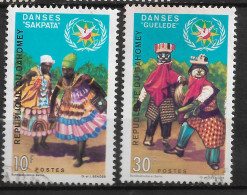 DAHOMEY  N° 284/85  " DANSES " - Gebruikt