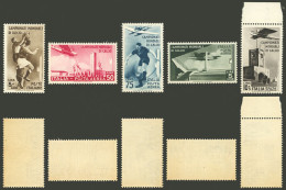 ITALY: Sc.328 + C62/65, 1934 Football, The High Value Of Definitives + The 4 Airmail Values, MNH, The Gum Is Lightly Dar - Non Classés