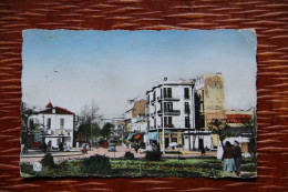 ALGERIE - SIDI BEL ABBES : La Place Maréchal DELATTRE DE TASSIGNY - Sidi-bel-Abbes