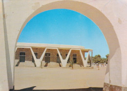 Algérie--OUARGLA--1979--L'Hotel De Ville .....................timbre "crevette" - Ouargla