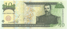 Dominican Republic - 10 Pesos Oro - 2001 - P 165.b - Unc. - Dominicana