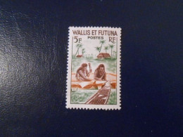 WALLIS-ET-FUTUNA YT 157A FABRICATION D'UN TAPA** - Unused Stamps