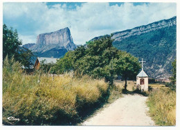 CPSM / CPM 10.5 X 15 Isère  CLELLES Echappée Sur Le Mont Aiguille  Oratoire - Clelles