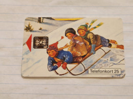 SWEDEN-(SE-TEL-025-0033)-Christmas Card-Skiing(2)(25 Telefonkort)(tirage-5.000)(C3B000620)-used Card+1card Prepiad Free - Sweden