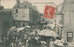 50 LA HAYE PESNEL - PLACE DU MARCHE (UN JOUR DE MARCHE) - Autres & Non Classés