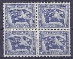 Australia 1946 Mi. 174, 3½p. Peace Frieden Staatsflagge Friedenstaube 4-Block, MNH** - Ongebruikt