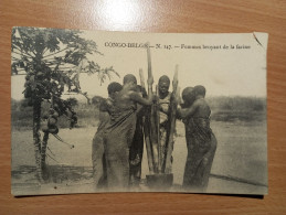 Congo Belge - Katanga -  Femmes Broyant De La Farine - Congo Belge