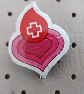 Red Cross Blood Donation  Yugoslavia Pin - Médical