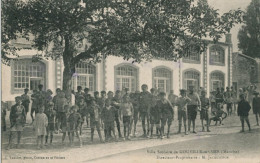 50 GOUVILLE SUR MER - VILLA SCOLAIRE - COUR DE RECREATION AVEC SES ECOLIERS - RARE - Sonstige & Ohne Zuordnung