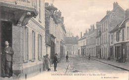 DONNEMARIE-en-MONTOIS (Seine-et-Marne) - La Rue Du Four - Pharmacie - Voyagé 1907 (2 Scans) Carnac Villa Le Gronec - Donnemarie Dontilly