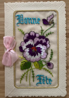 Fantaisie - Belle Cpa Double Brodée - Bonne Fête - Fleurs - Bordados