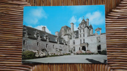 Saint-vougay , Château De Kerjean , La Cour Et Le Logis Principal - Saint-Vougay