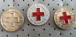 Red Cross RK Jugoslavije Slovenije  Slovenia Yugoslavia Pins Diameter 16mm - Medical