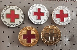 Red Cross RK Jugoslavije Slovenije  Slovenia Yugoslavia 5 Different Pins Diameter 16mm - Médical