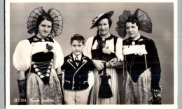 ZWITSERLAND. SUISSE. BERNER OBERLAND. BERNER TRACHTEN. COSTUMES BERNOIS/// 19 /// B - Berne