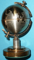Rare Boite-mappemonde En Métal, Globe Terrestre Vintage - Cajas/Cofres