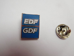 Beau Pin's En EGF , EDF GDF , Signé Formula Paris - EDF GDF