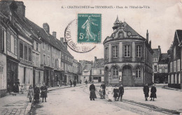 CHATEAUNEUF En THYMERAIS-place De L'hôtel De Ville - Châteauneuf