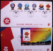 1st. July 1997. Übergabe Von Hong Kong An China. 2 First Day Briefe: 1x Satz 6 Werte Und 1x Block. Jubiläumsausgabe 1997 - Storia Postale