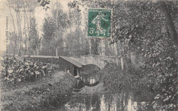 Baugé         49           Le Pont Des Fées.   Lavoir    N° 15     (voir Scan) - Other & Unclassified