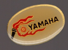 V133 Pin's Logo YAMAHA Auto Moto Motors Achat Immédiat - Motos