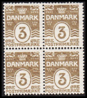 1905. DANMARK. Numeral. 3 Øre Grey. Perf. 12 3/4. Fine 4-block Never Hinged. (Michel 44A ) - JF541068 - Unused Stamps