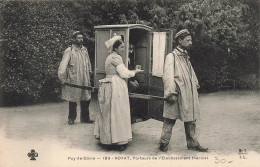 FRANCE - Royat - Porteurs De L'Etablissement Thermal - Puy De Dôme - Carte Postale Ancienne - Royat