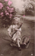 FÊTES - VŒUX - 1er Avril - Petite Avec Des Poissons Dans Un Panier - Fantaisie - Carte Postale Ancienne - 1 April (aprilvis)