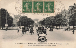 FRANCE - Paris - L'Avenue Des Champs Elysées Et L'Arc De Triomphe - AP -  Carte Postale Ancienne - Champs-Elysées