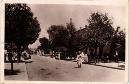 CPA AK DJELFA Rue Nationale Et Hotel Des Postes ALGERIA (1380448) - Djelfa