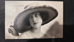 [FAM] Cartolina Piccolo Formato Primi Novecento Bellezza E Modestia 1924 - Femmes Célèbres