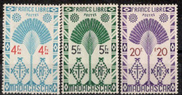 MADAGASCAR Timbres Poste N°275*, 276* & 278* Neufs Charnières TB  cote : 3€00 - Unused Stamps