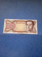 VENEZUELA-P66e 100B 8.12.1992 UNC - Venezuela