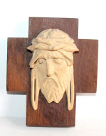 SCULPTURE PORTRAIT TETE DE JESUS CHRIST COURONNE D'EPINE, EN BOIS SUR CROIX 15cm / RELIGION ET ESOTERISME  (0901.10) - Religion & Esotérisme