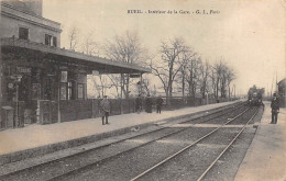 Rueil Malmaison       92       Intérieur De La Gare.  Train.   (voir Scan) - Rueil Malmaison