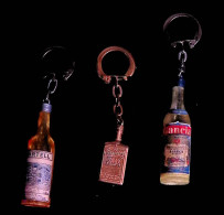 Porte Clefs, Clés, Alcool, Martell, Cointreau, Gancia, Bouteilles, LOT DE 3 PORTE CLEFS, Frais Fr 4.00 E - Portachiavi